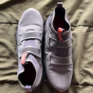 Olive green, Columbia, water proof shoes. Great approach shoes